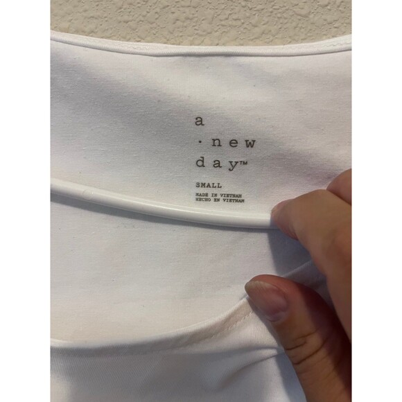 A New Day White Blouse - Picture 3 of 3
